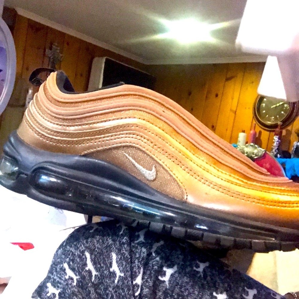 Rose gold 97s Nike in great condition